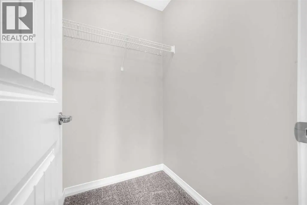 385 Corner Meadows Way NE