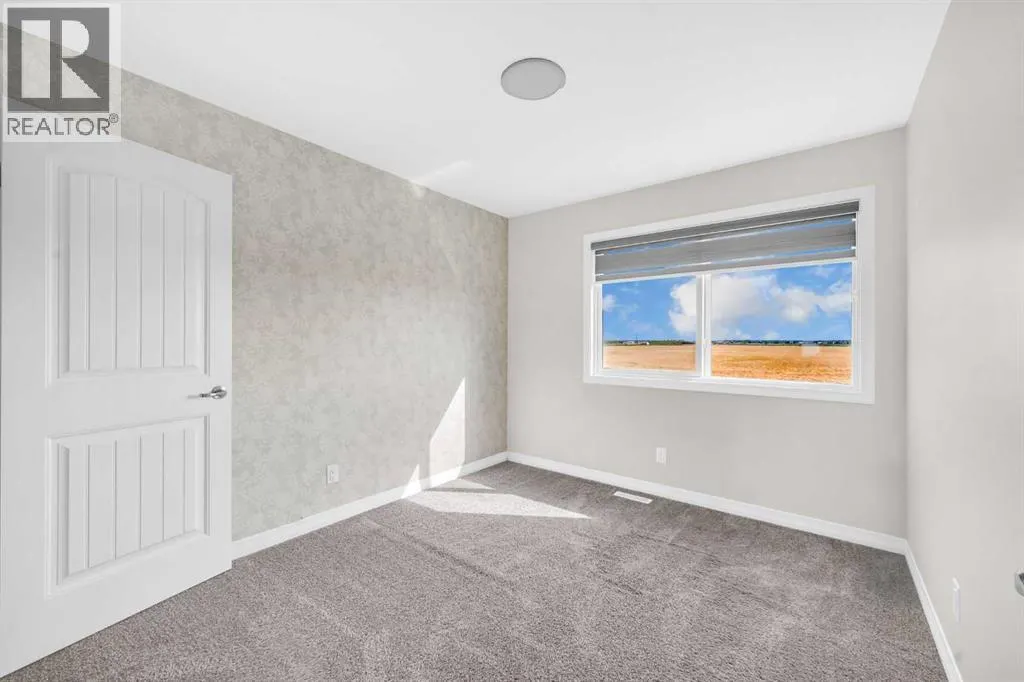 385 Corner Meadows Way NE