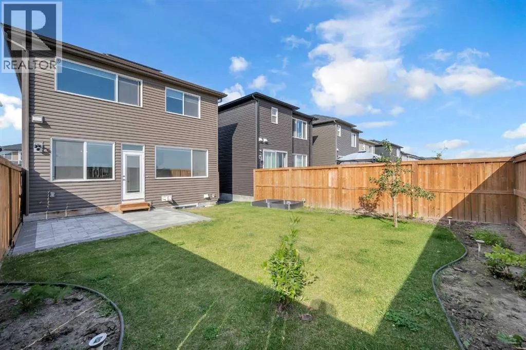 385 Corner Meadows Way NE