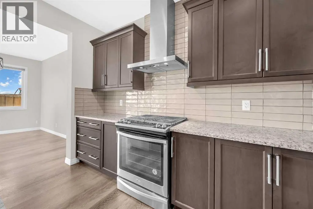 385 Corner Meadows Way NE