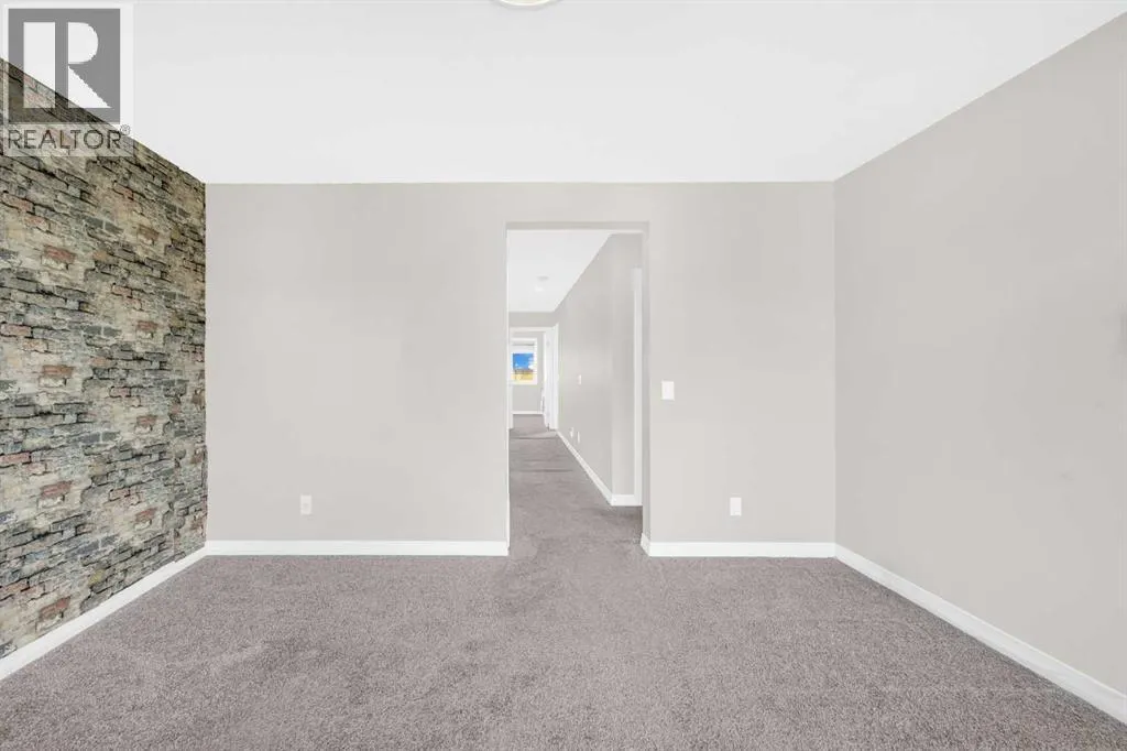 385 Corner Meadows Way NE