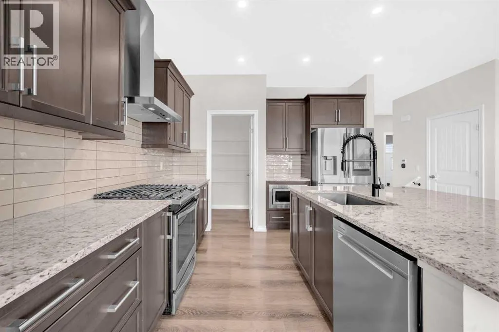 385 Corner Meadows Way NE