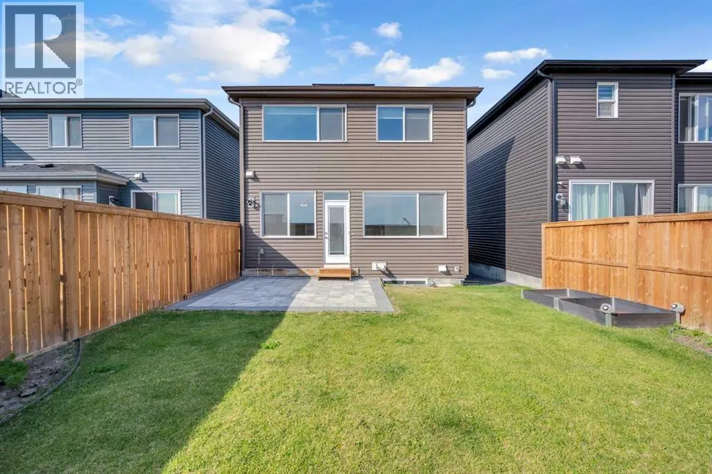 385 Corner Meadows Way NE
