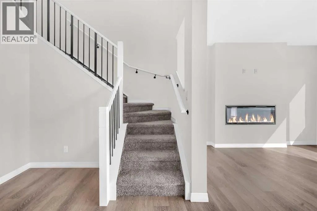 385 Corner Meadows Way NE