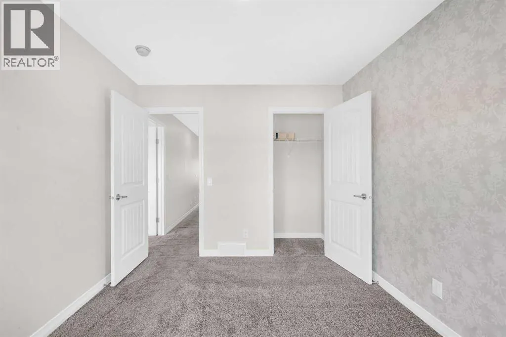 385 Corner Meadows Way NE