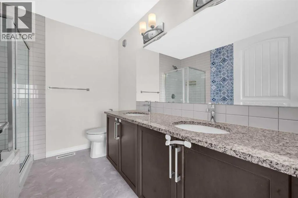 385 Corner Meadows Way NE