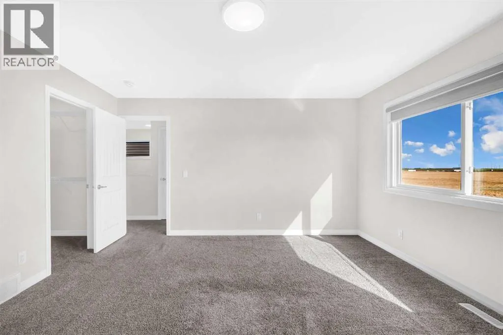 385 Corner Meadows Way NE