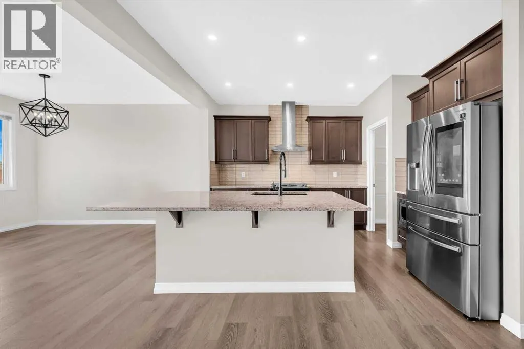 385 Corner Meadows Way NE
