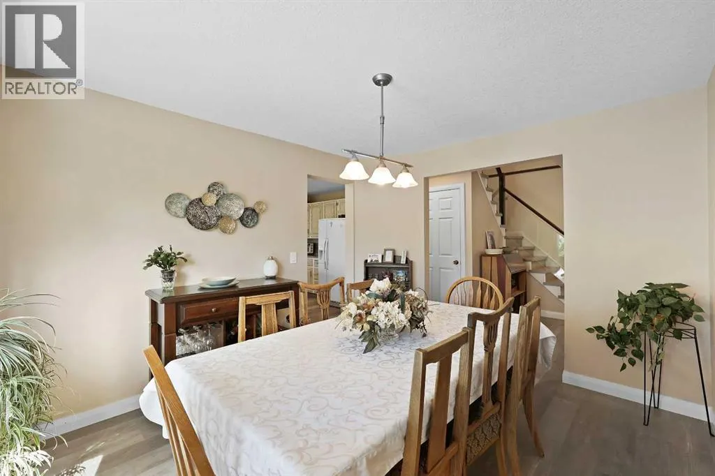 100 Hawkfield Crescent NW