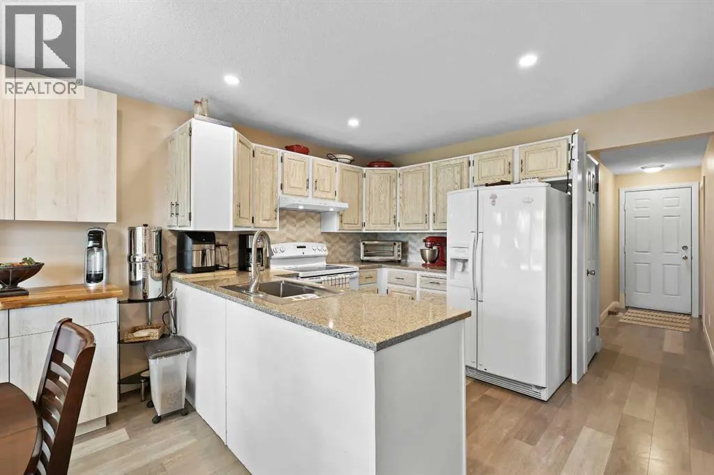 100 Hawkfield Crescent NW