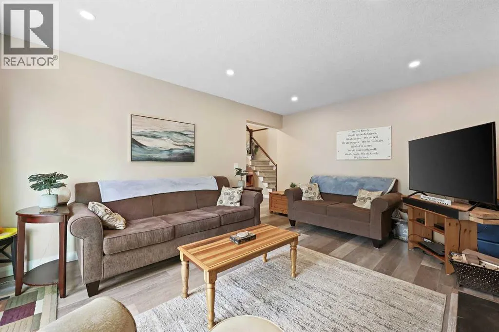 100 Hawkfield Crescent NW