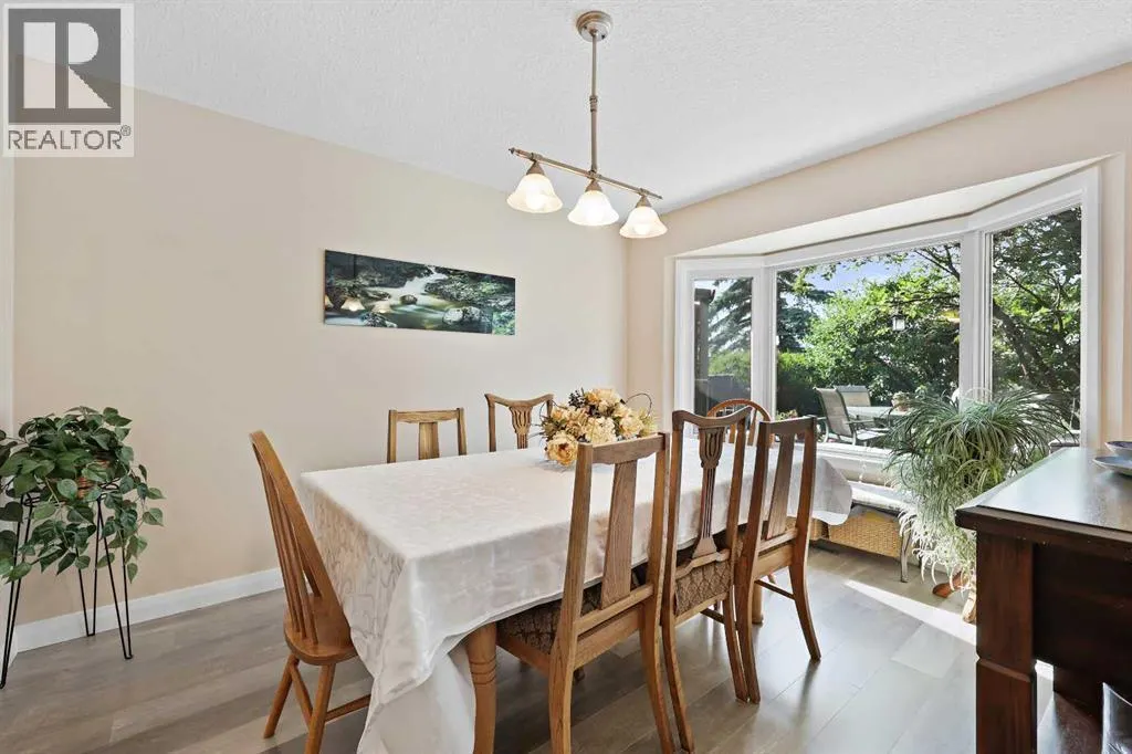 100 Hawkfield Crescent NW
