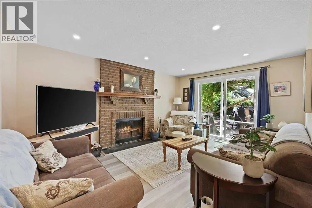 100 Hawkfield Crescent NW