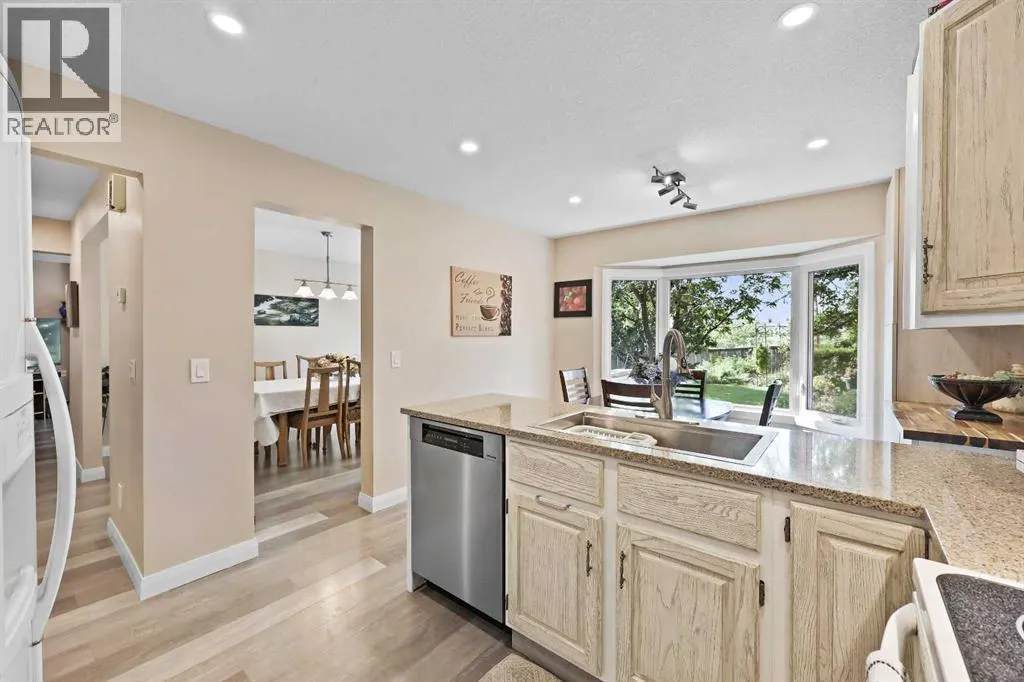 100 Hawkfield Crescent NW