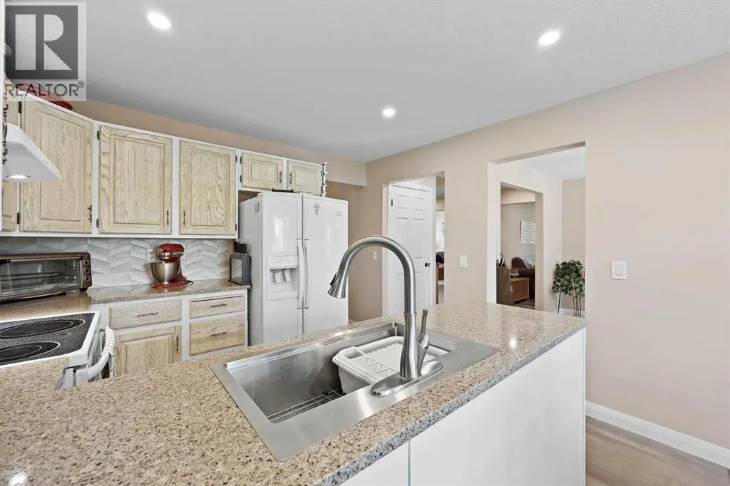 100 Hawkfield Crescent NW