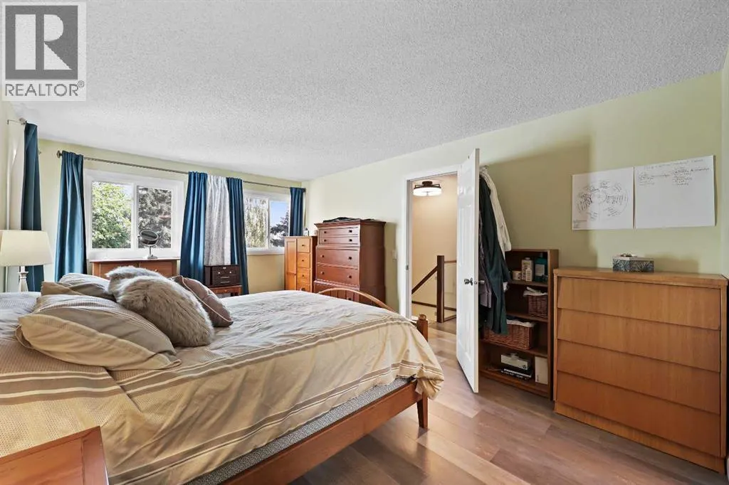 100 Hawkfield Crescent NW