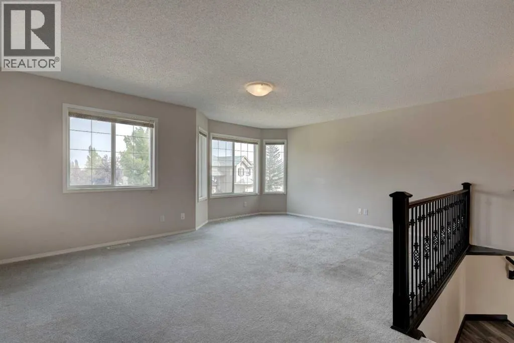 194 Somerglen Way SW