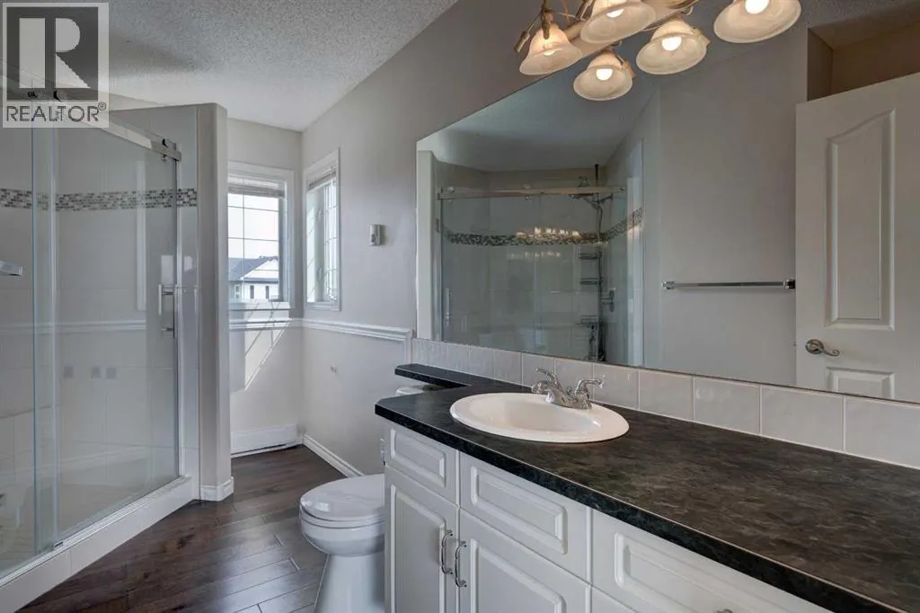 194 Somerglen Way SW