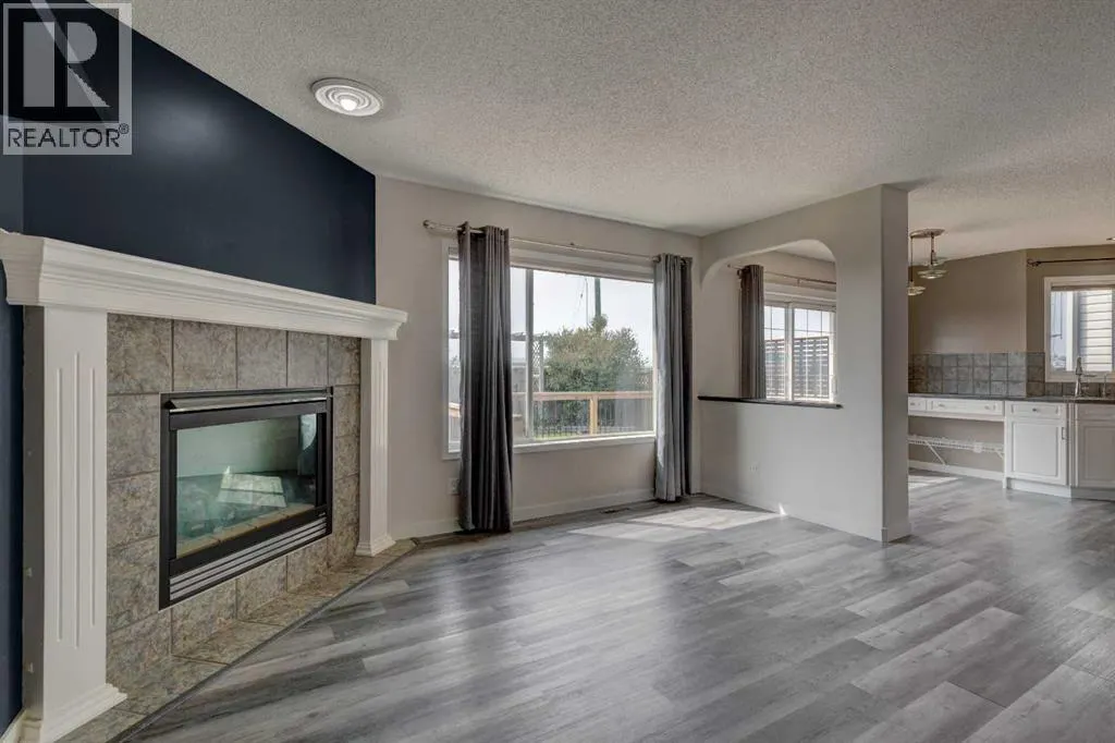 194 Somerglen Way SW