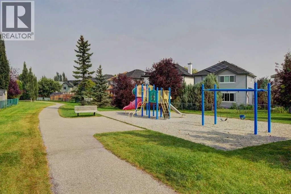 194 Somerglen Way SW