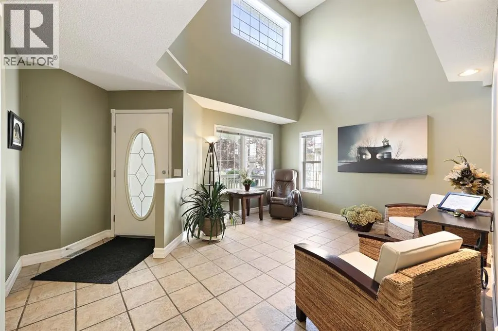 100 Lakeview Cove
