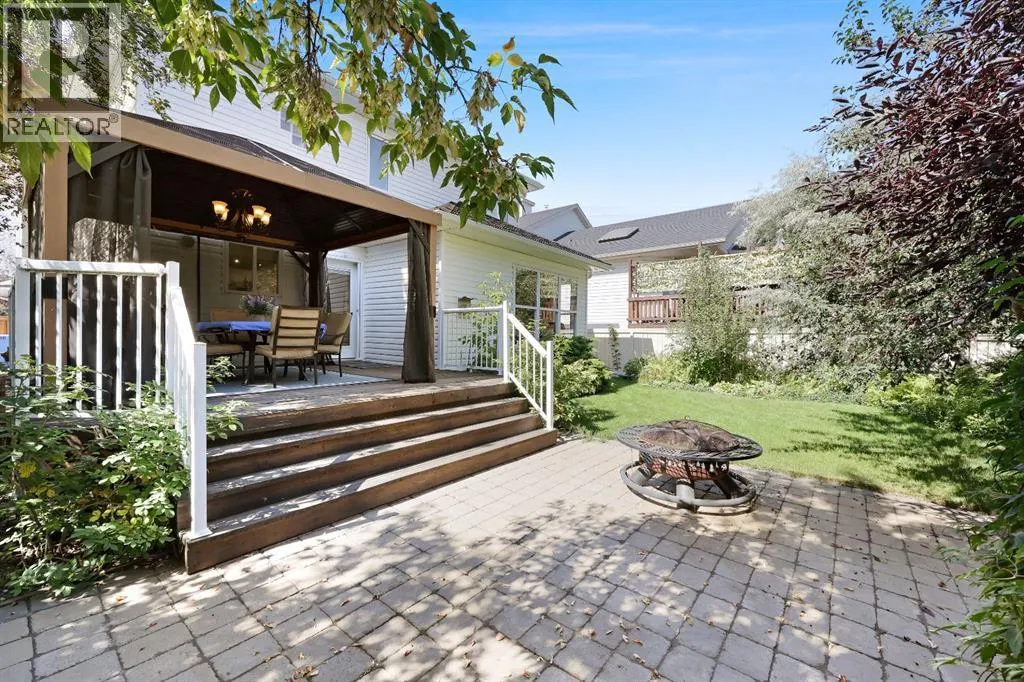 100 Lakeview Cove