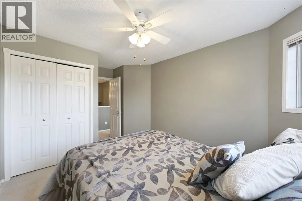 100 Lakeview Cove