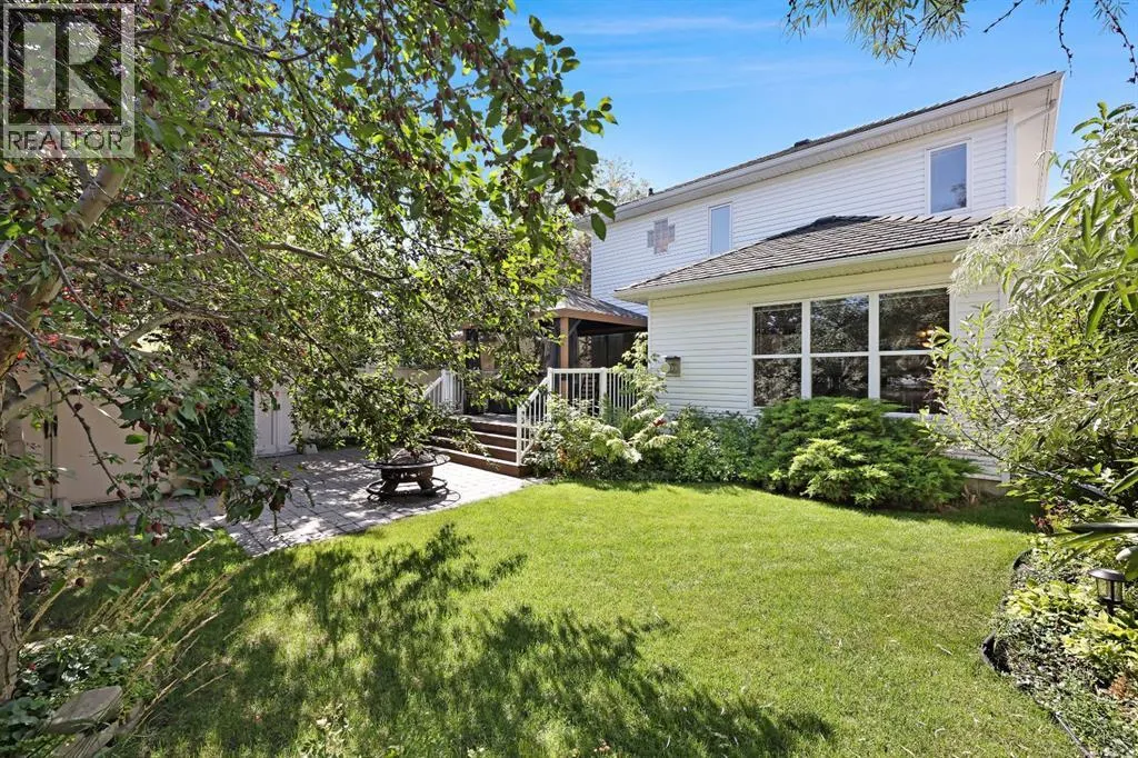 100 Lakeview Cove