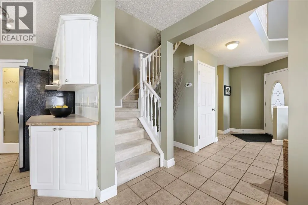 100 Lakeview Cove