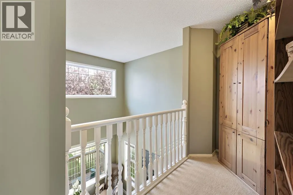 100 Lakeview Cove