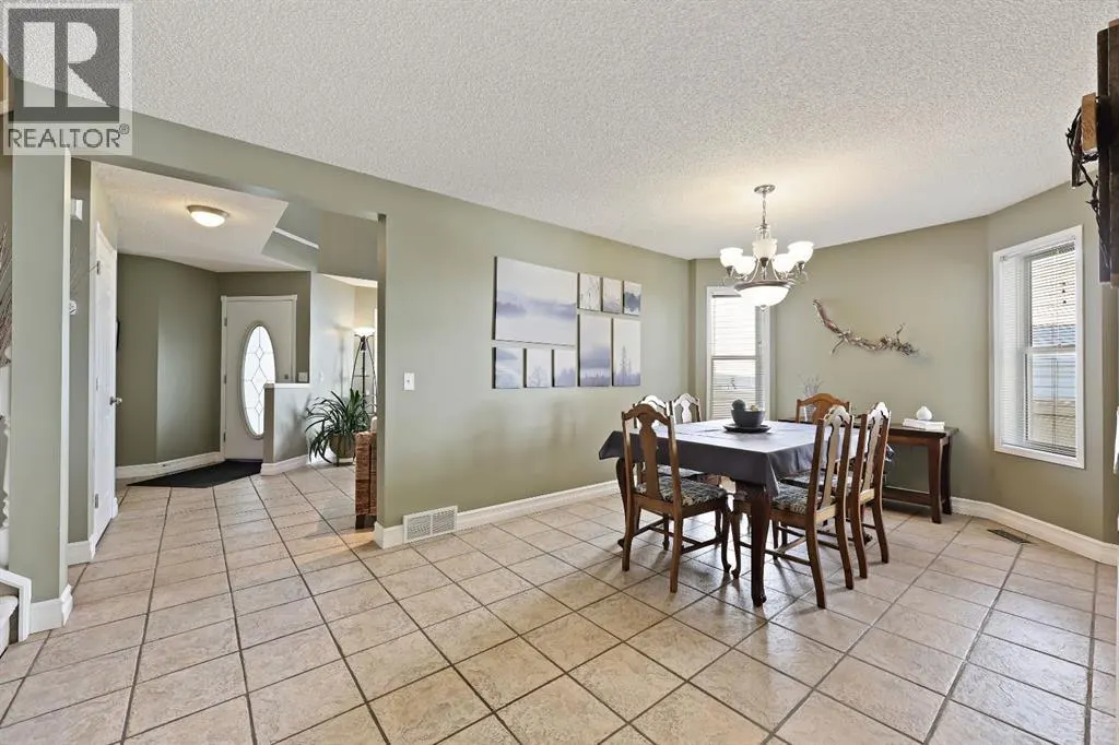 100 Lakeview Cove