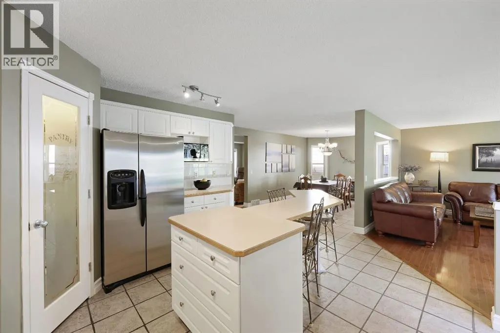 100 Lakeview Cove