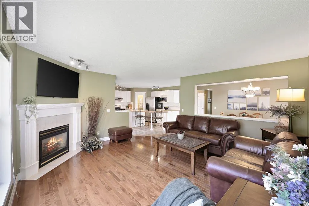 100 Lakeview Cove