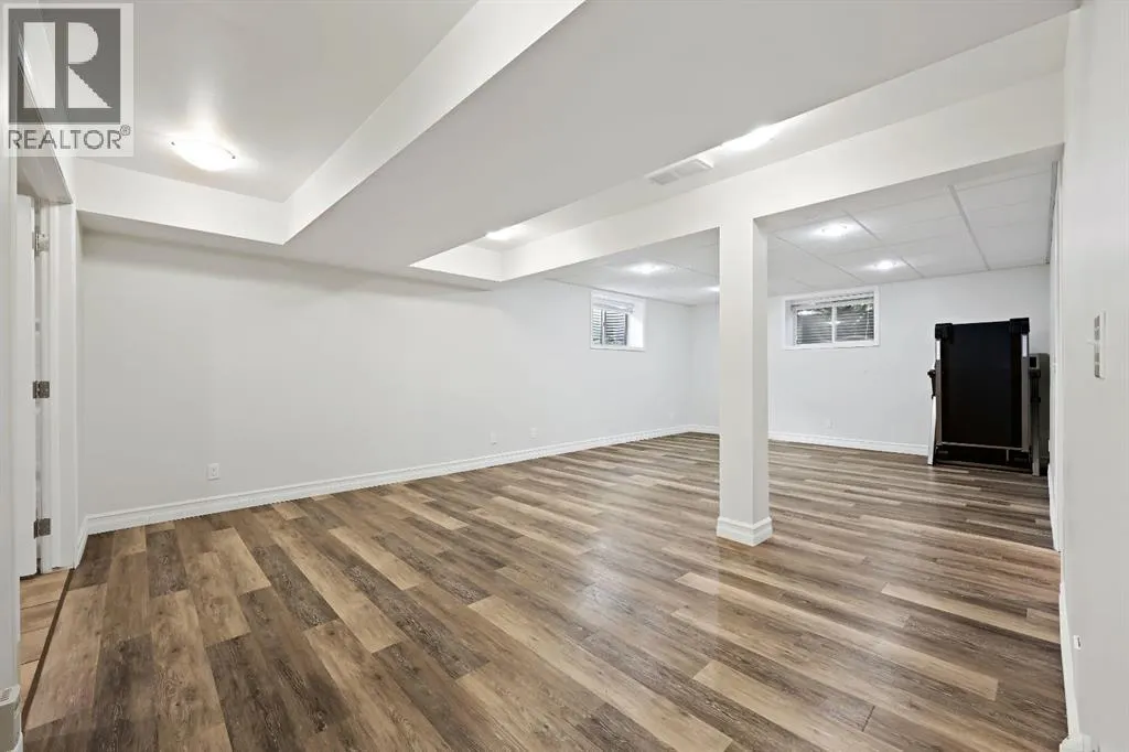 100 Lakeview Cove