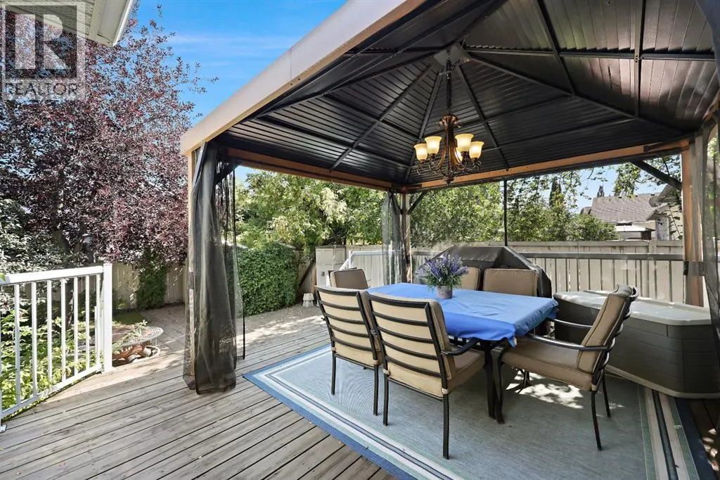 100 Lakeview Cove
