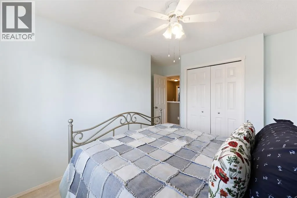 100 Lakeview Cove