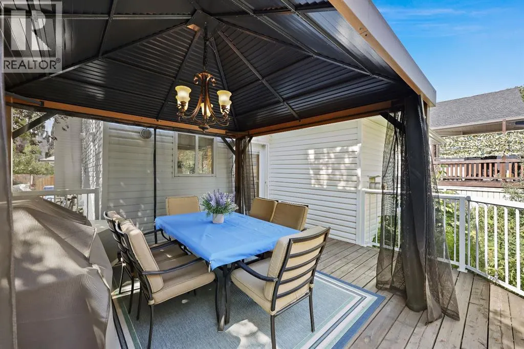 100 Lakeview Cove