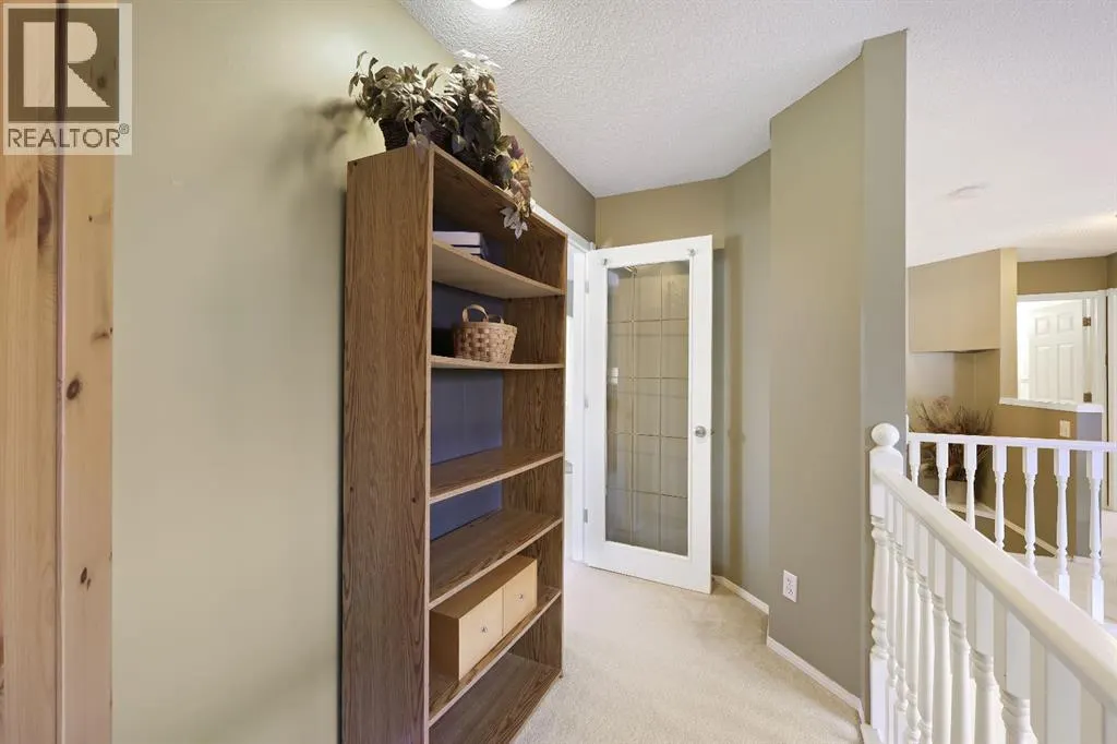 100 Lakeview Cove