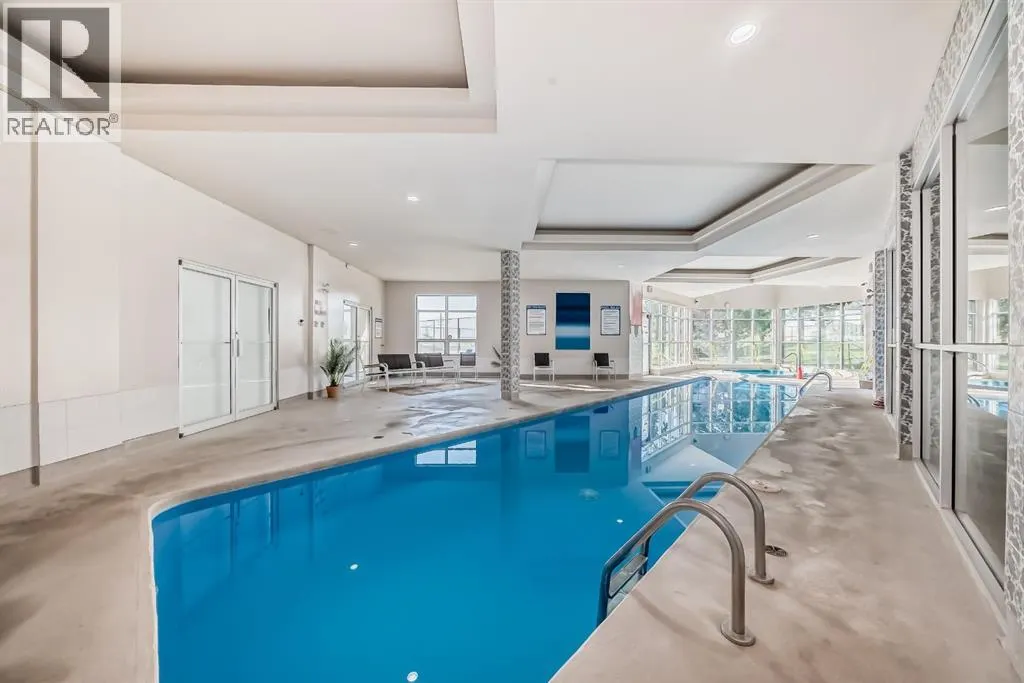 8, 220 Village Terrace SW