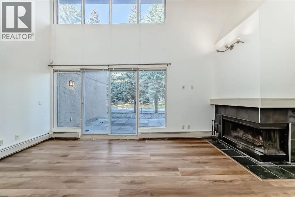 8, 220 Village Terrace SW