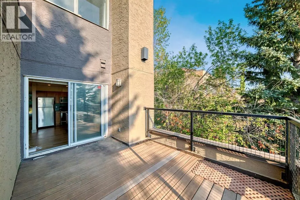 8, 220 Village Terrace SW