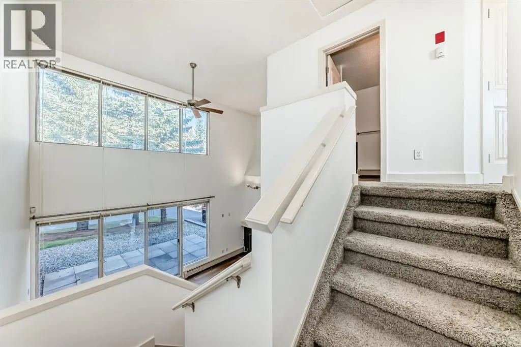 8, 220 Village Terrace SW