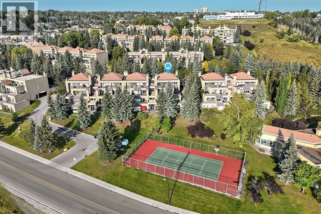 8, 220 Village Terrace SW