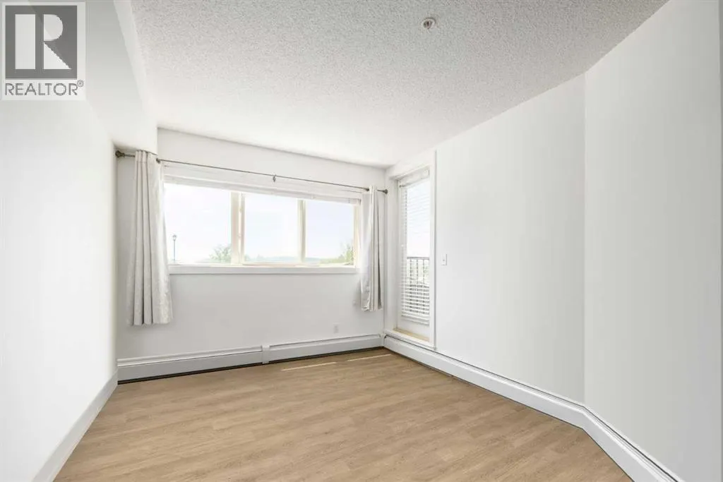 1211, 625 Glenbow Drive
