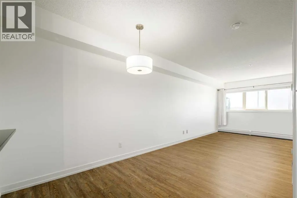 1211, 625 Glenbow Drive