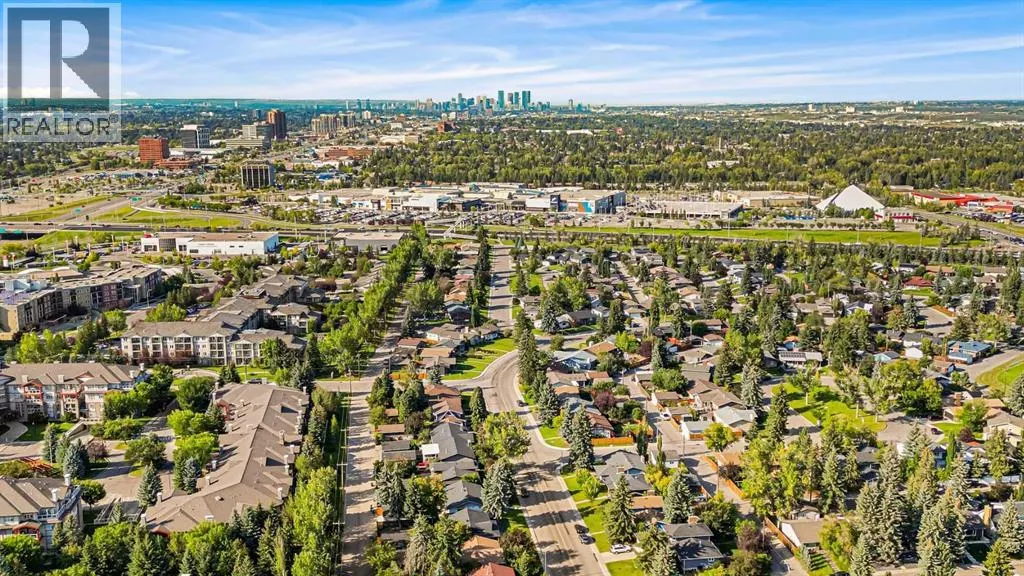 240 Lake Bonavista Drive SE