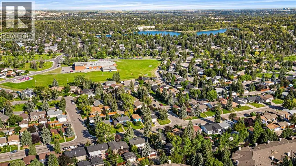 240 Lake Bonavista Drive SE