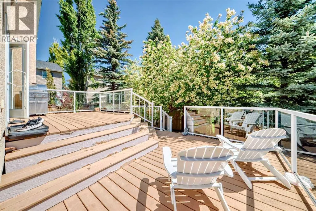 73 Simcoe Close SW