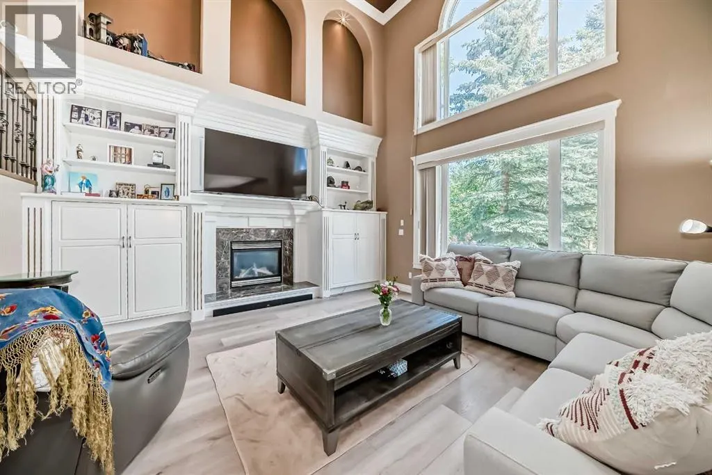 73 Simcoe Close SW