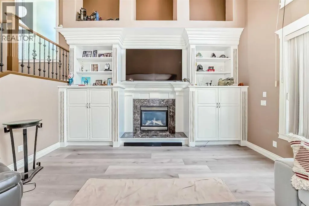 73 Simcoe Close SW